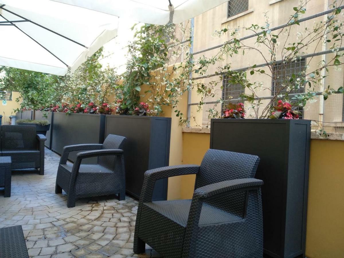 Hotel Astoria Golden Gate Roma Exterior foto